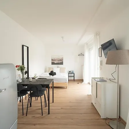 Modernes City-studio Universitaet Apartament *